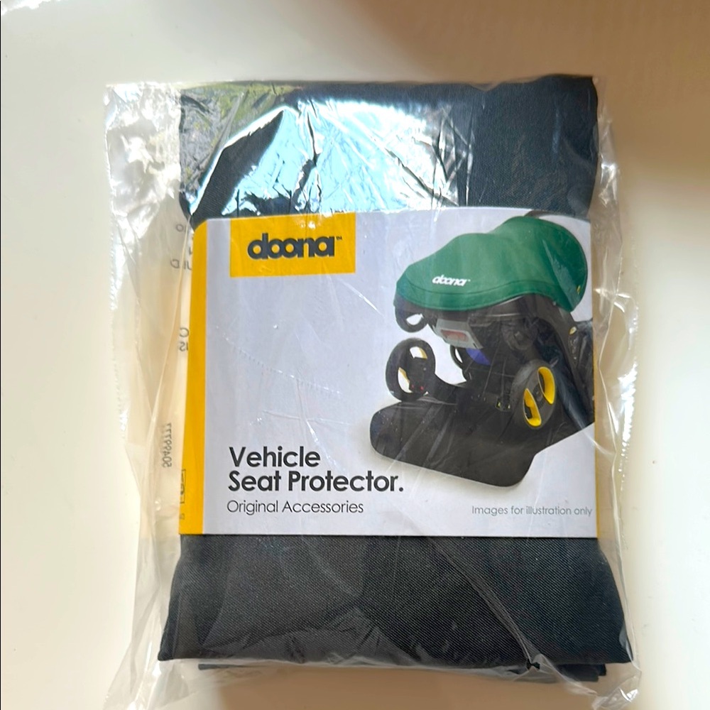 Doona Black Vehicle Seat Protector